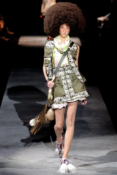 Look 27